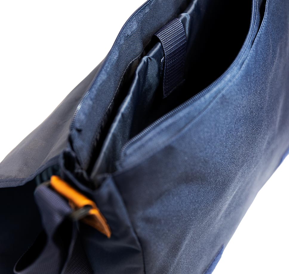 Schultertasche
