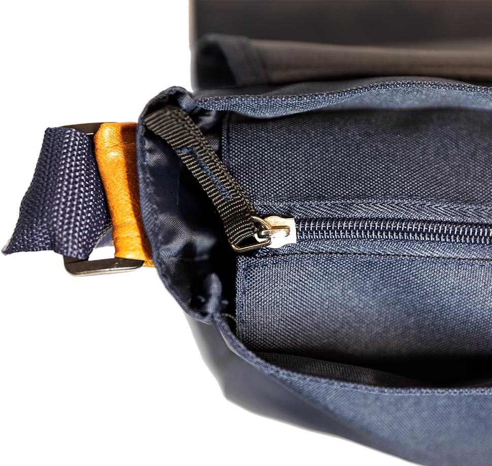 Schultertasche
