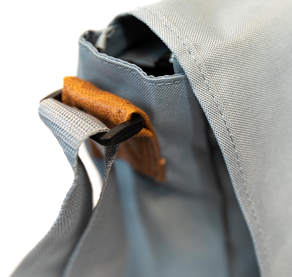 Schultertasche