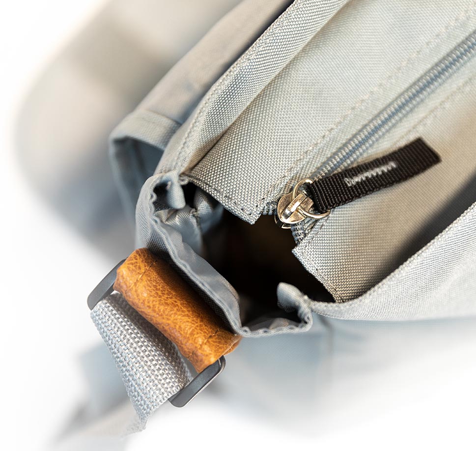 Schultertasche